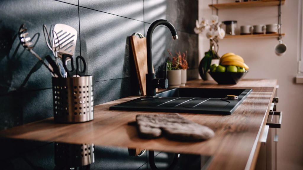 Natural Ways to Freshen Up Your Kitchen Sink